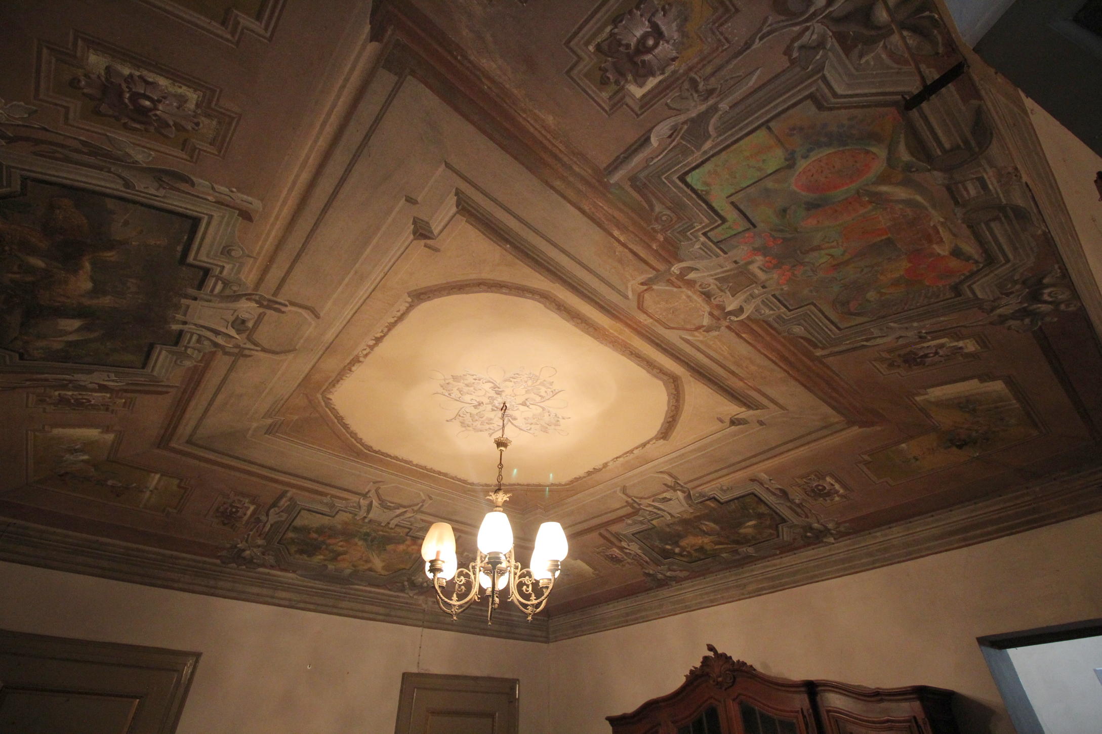 2 - San Maurizio d’Opaglio, bellissima grande dimora storica con vista lago d’Orta. Pella